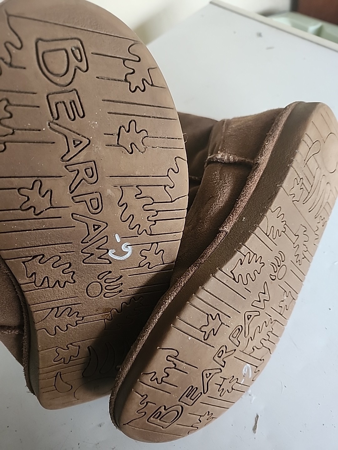 BEARPAW 608 W Emma Short Hickory Womens Casual Boots Size 6 Brown