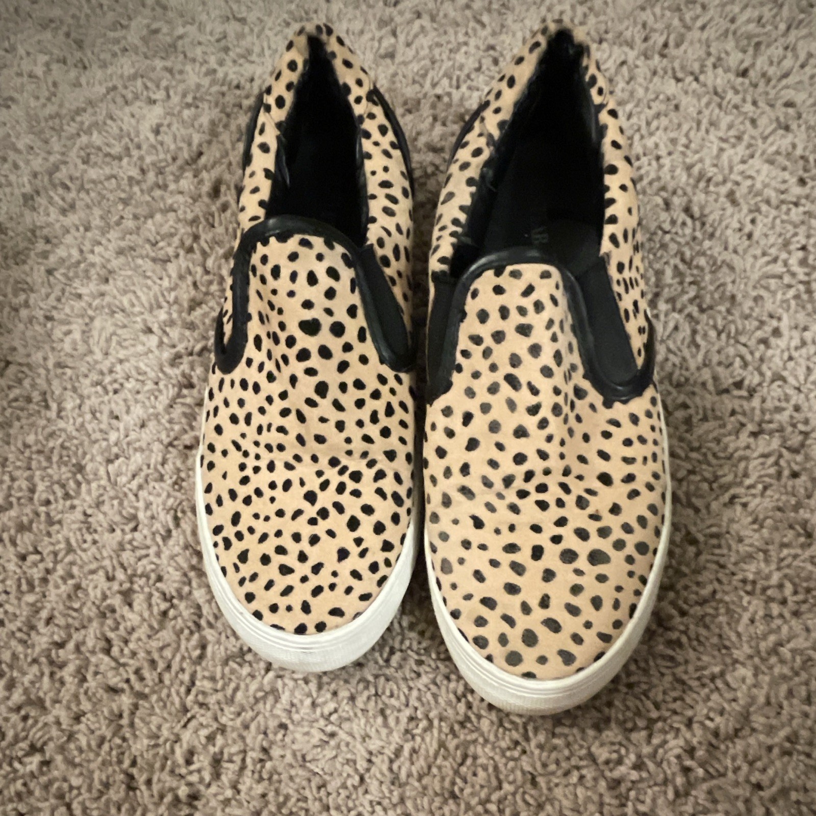 Trotters Women’s Beige/Black Animal Print Leather Slip-On Flats Round Toe 7