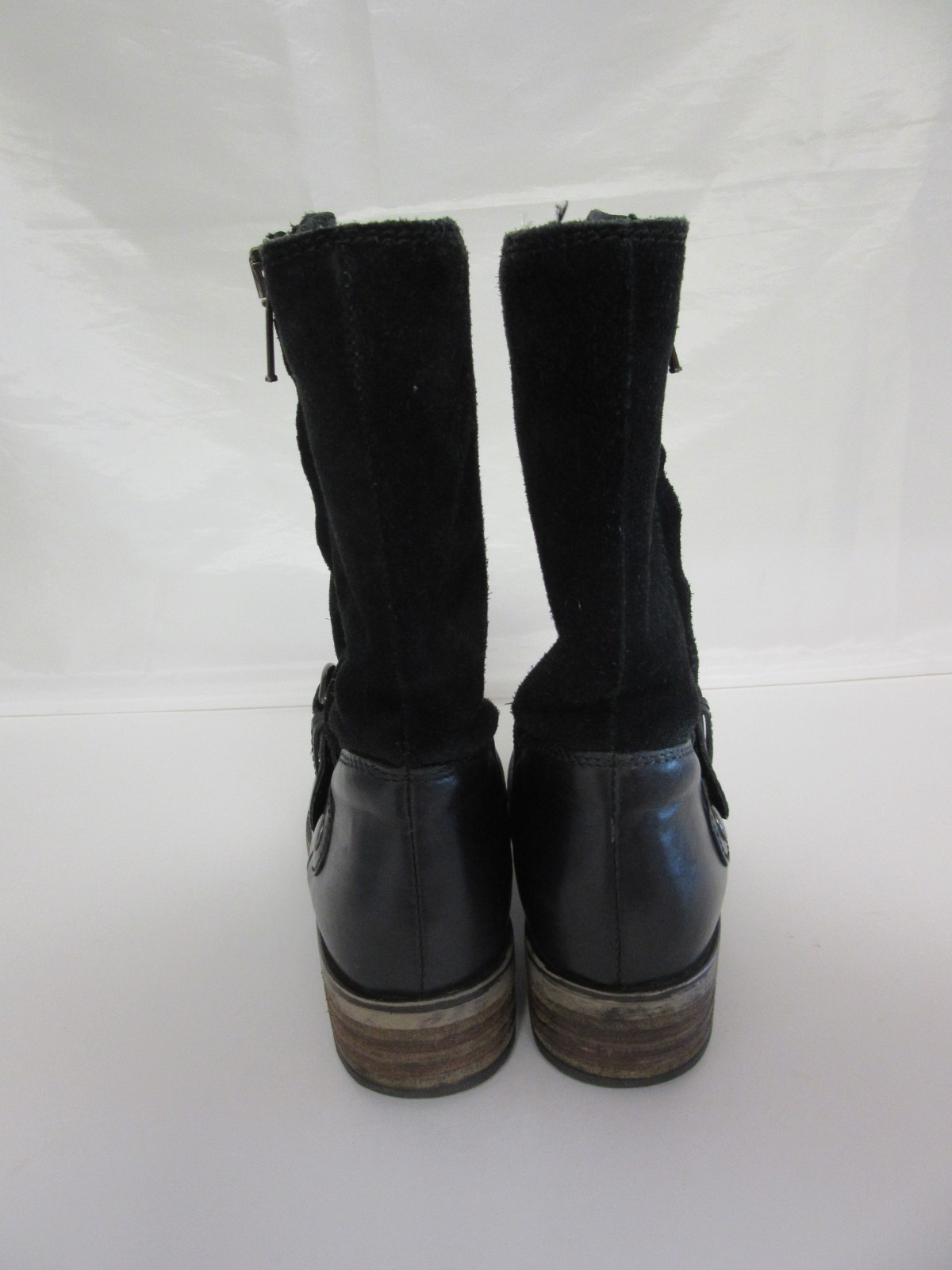 CLARKS Women’s Majorca Isle Black Leather 8M Moto-Style Zip Boots