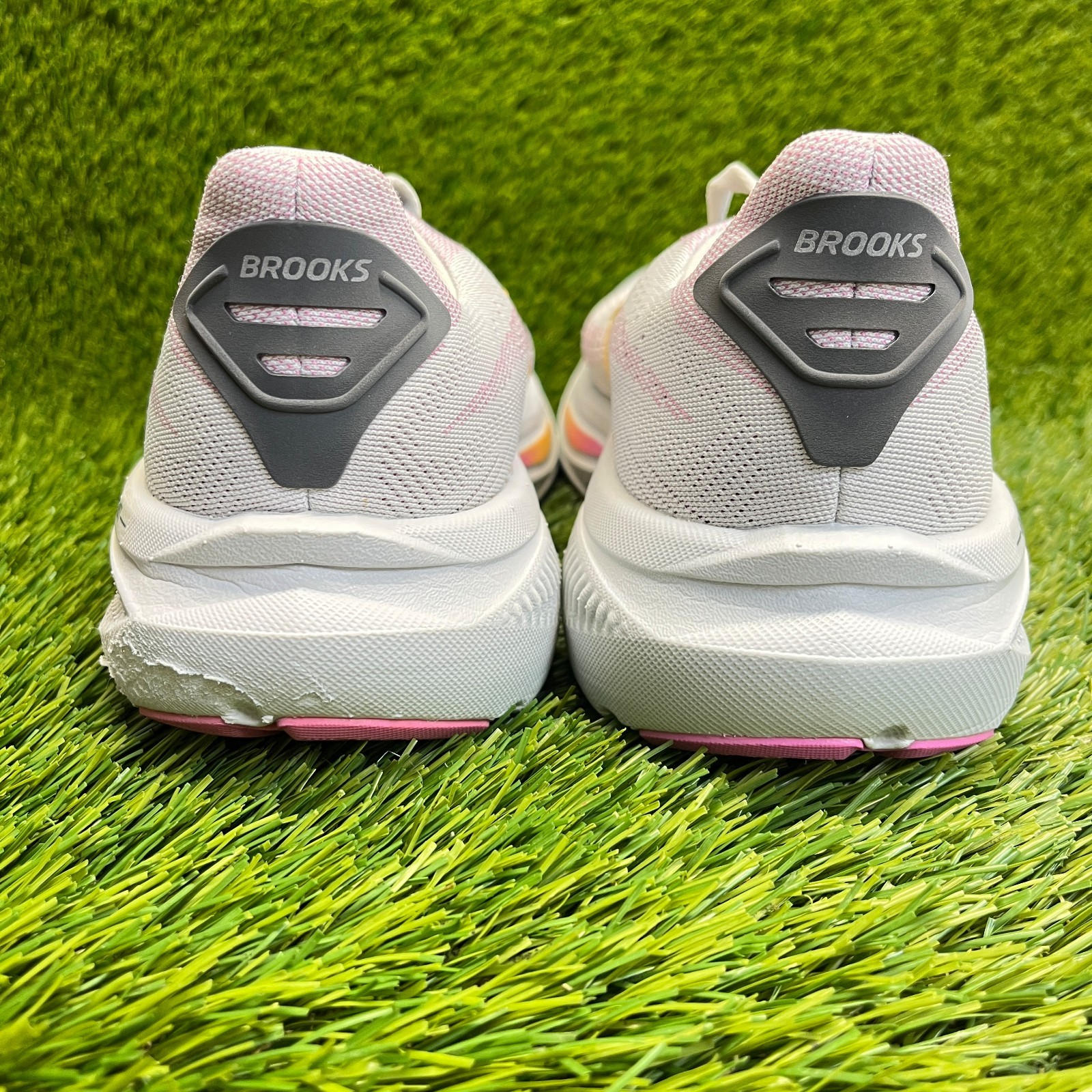 Brooks Ghost 17 Womens Size 9 Gray White Pink Athletic Running Shoes Sneakers
