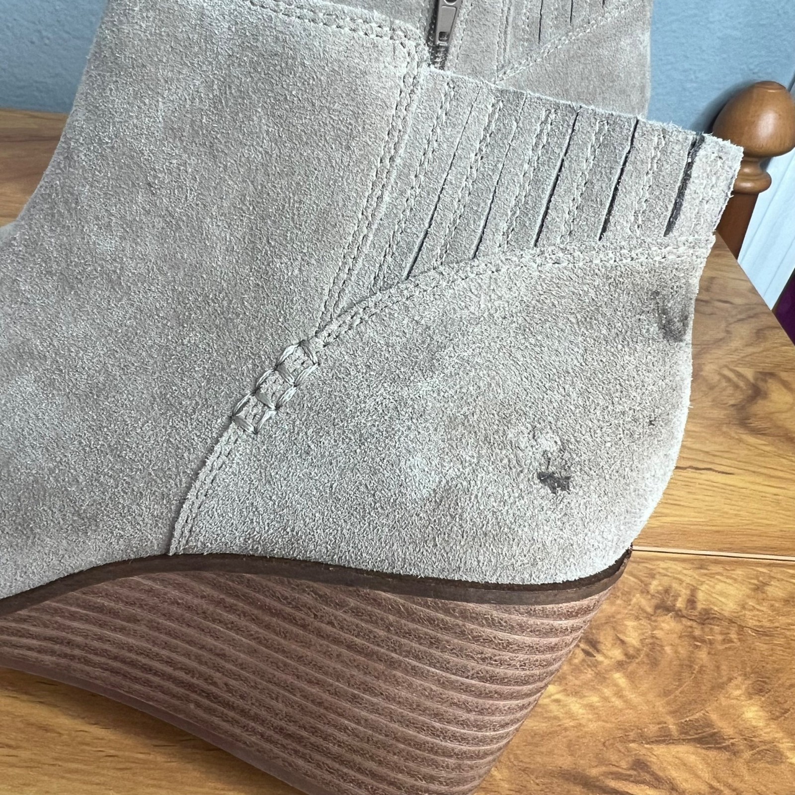 Lucky Brand Zorla Wedge Ankle Boot Size 10 Beige Suede Zip 3.25″ Heel NEW