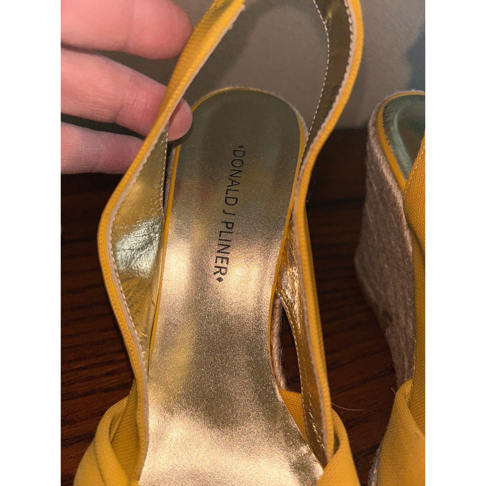 Donald J Pliner Elara Wedge Sandals Women’s Size 9 4.25” Espadrille Heel Resort