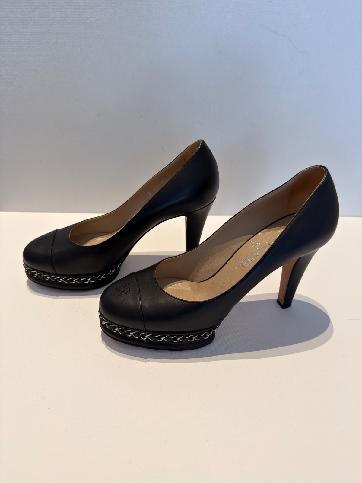 CHANEL Black Cap Toe Leather Pump Heels CC Logo Slip-On Women 7.5