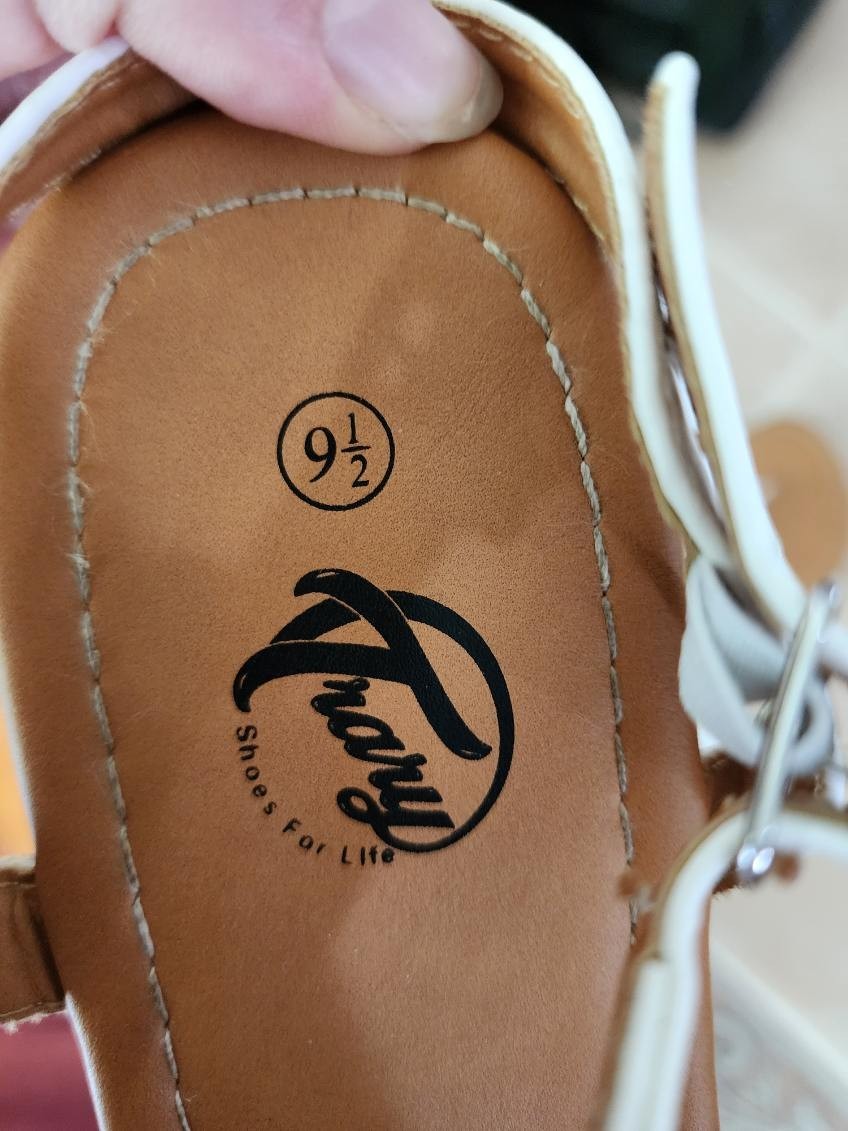 Trary Shoes For Life Size 9 1/2