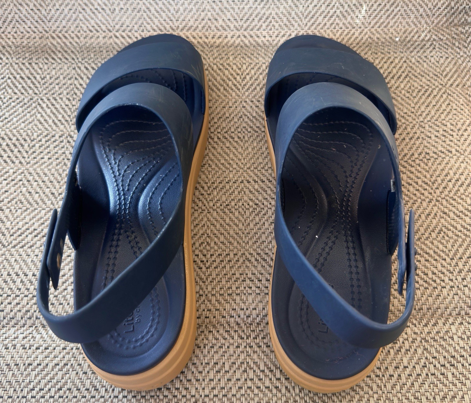 Crocs Brooklyn Low Wedge Sandals Women’s Size 9 Navy Platform Slingback