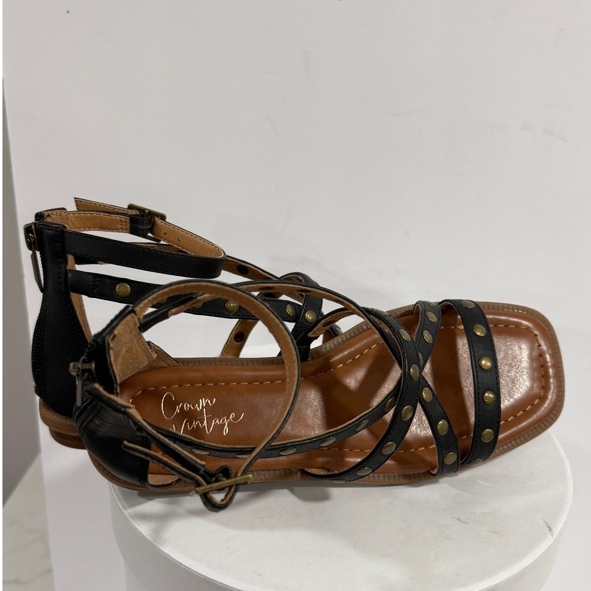 Boho Chic Studded Gladiator Sandals Crown Vintage Norti Black NIB 6M StrappyFlat