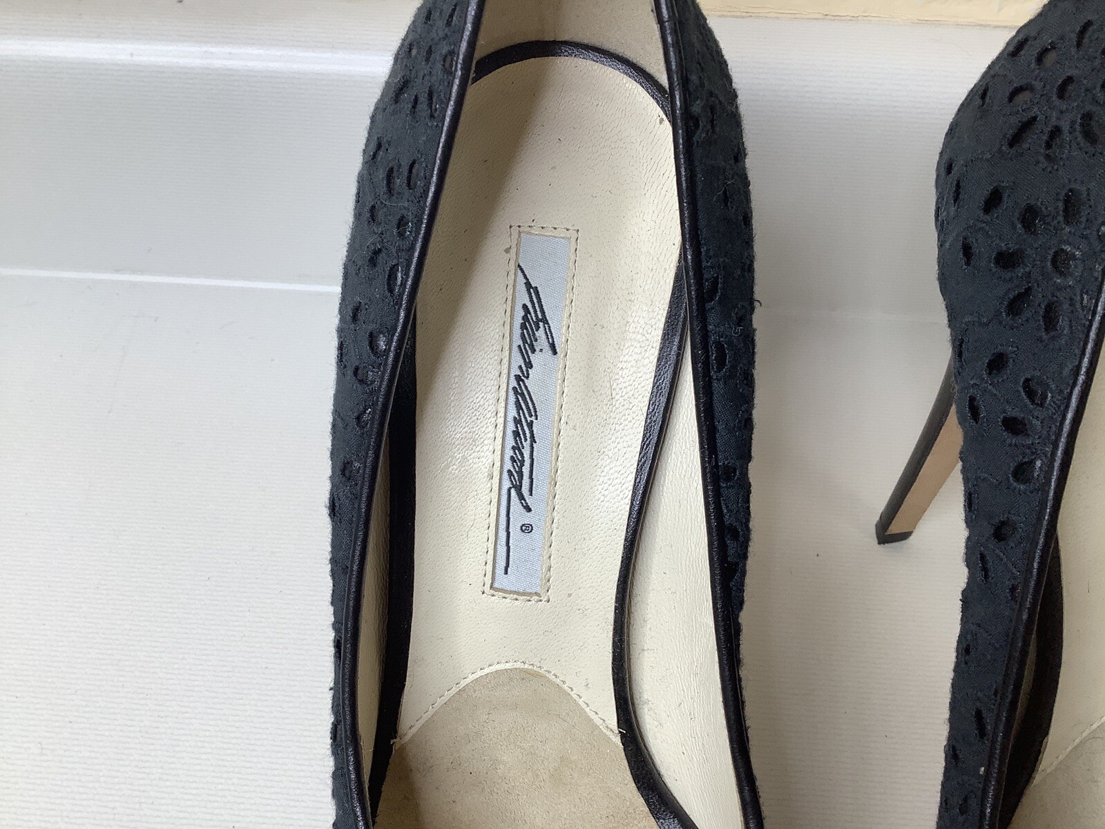 Nicolas Kirkwood Lace Eyelet Platform heels 39.5