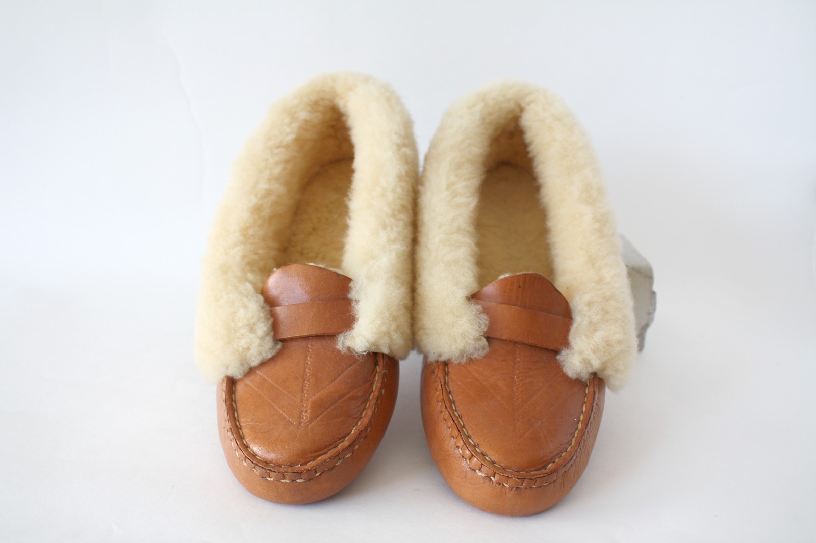 Handmade Artisanal 70s Vintage Brown Stamped Design Leather Lined Heel Moccasins