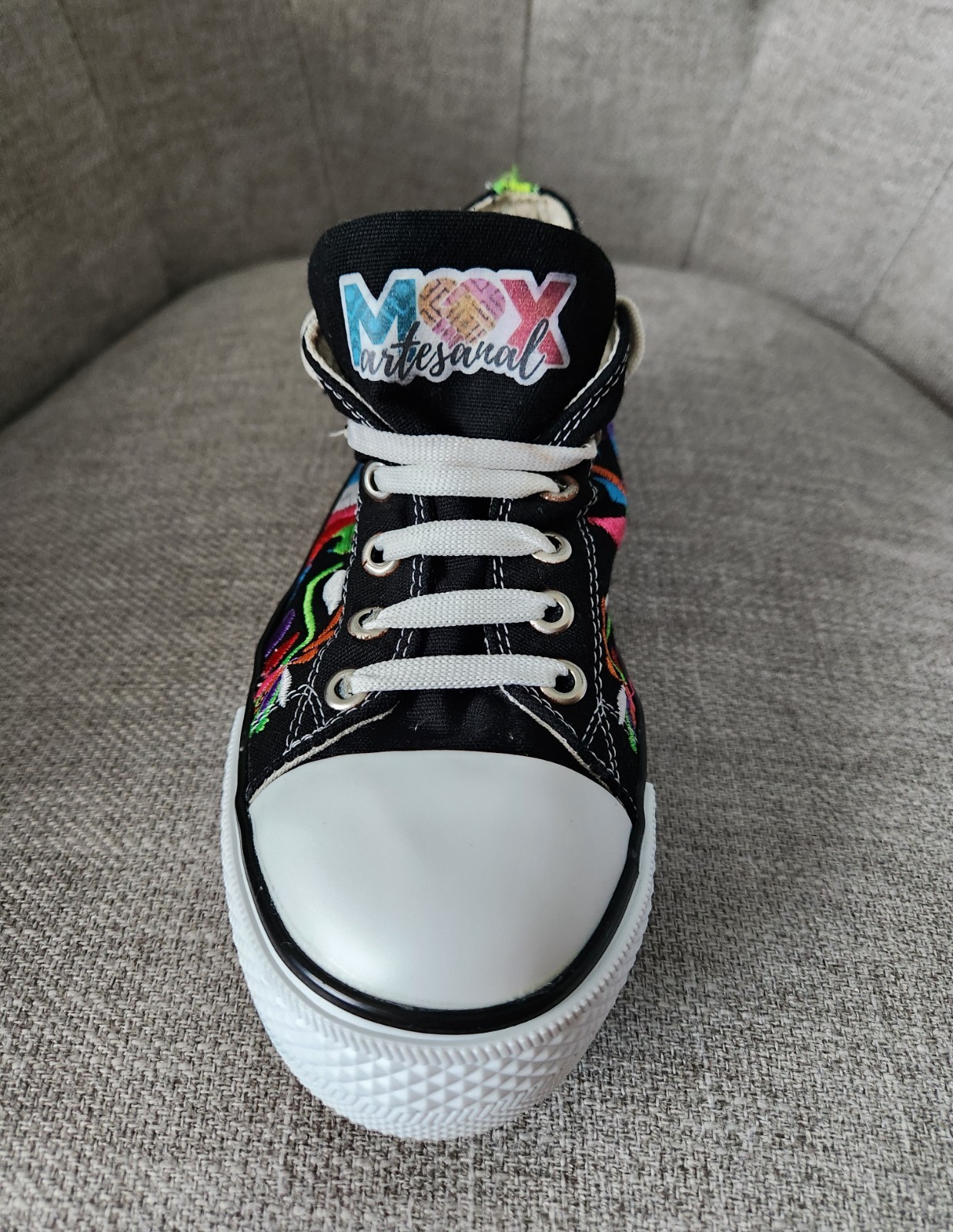 Mexican Artisanal Embroidered Flower Tennis Shoes Size 7 – 7.5