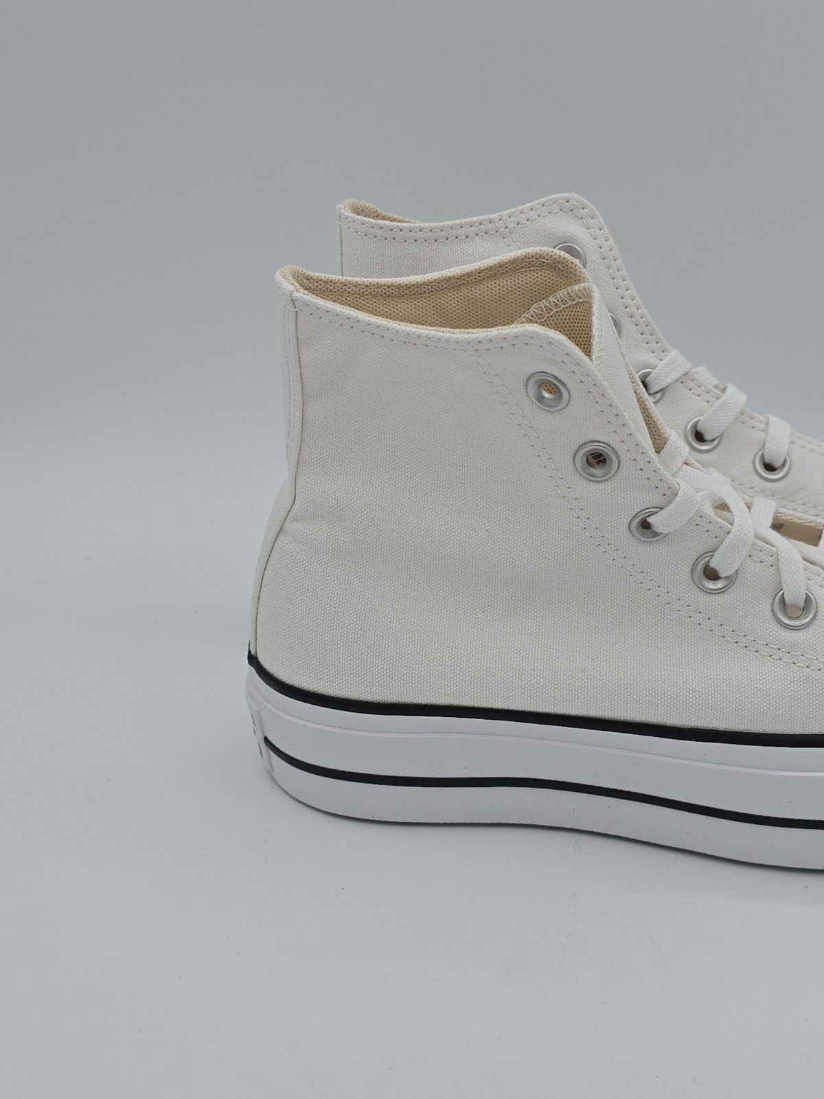 Converse Chuck Taylor All Star Lift Hi White Shoes Women’s – 560846C, Size 6