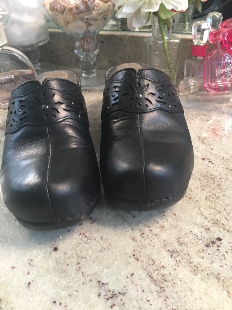DANSKO «Pippa» Thermoplastic Clogs/Mules Cutout Studded 41 = US 10.5-11