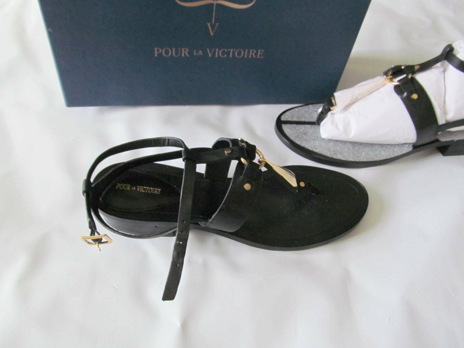 NWB Pour La Victoire 100% Leather ACADIA Black Vachetta Gold Accent Sandals 7.5M