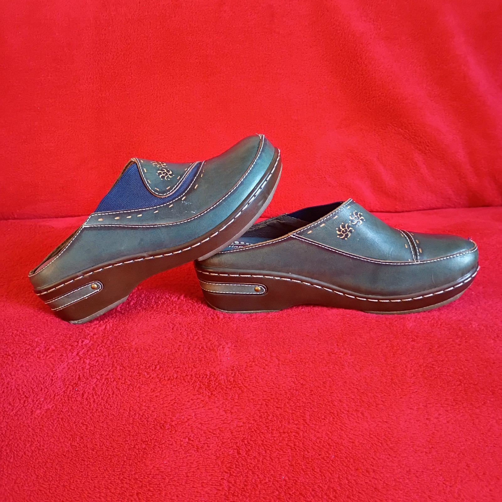 L’Artise Spring Step Chino Shoes Womens Size 38 Turquoise Leather Clogs Slip On