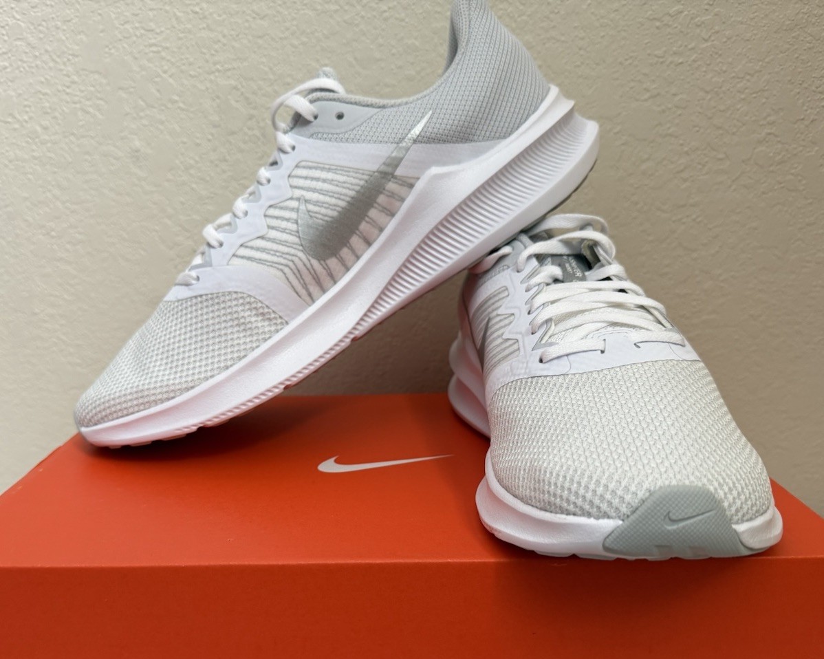 Nike Downshifter 11 Womens size 11.5 Athletic Running Shoes CW3413 100 NIB