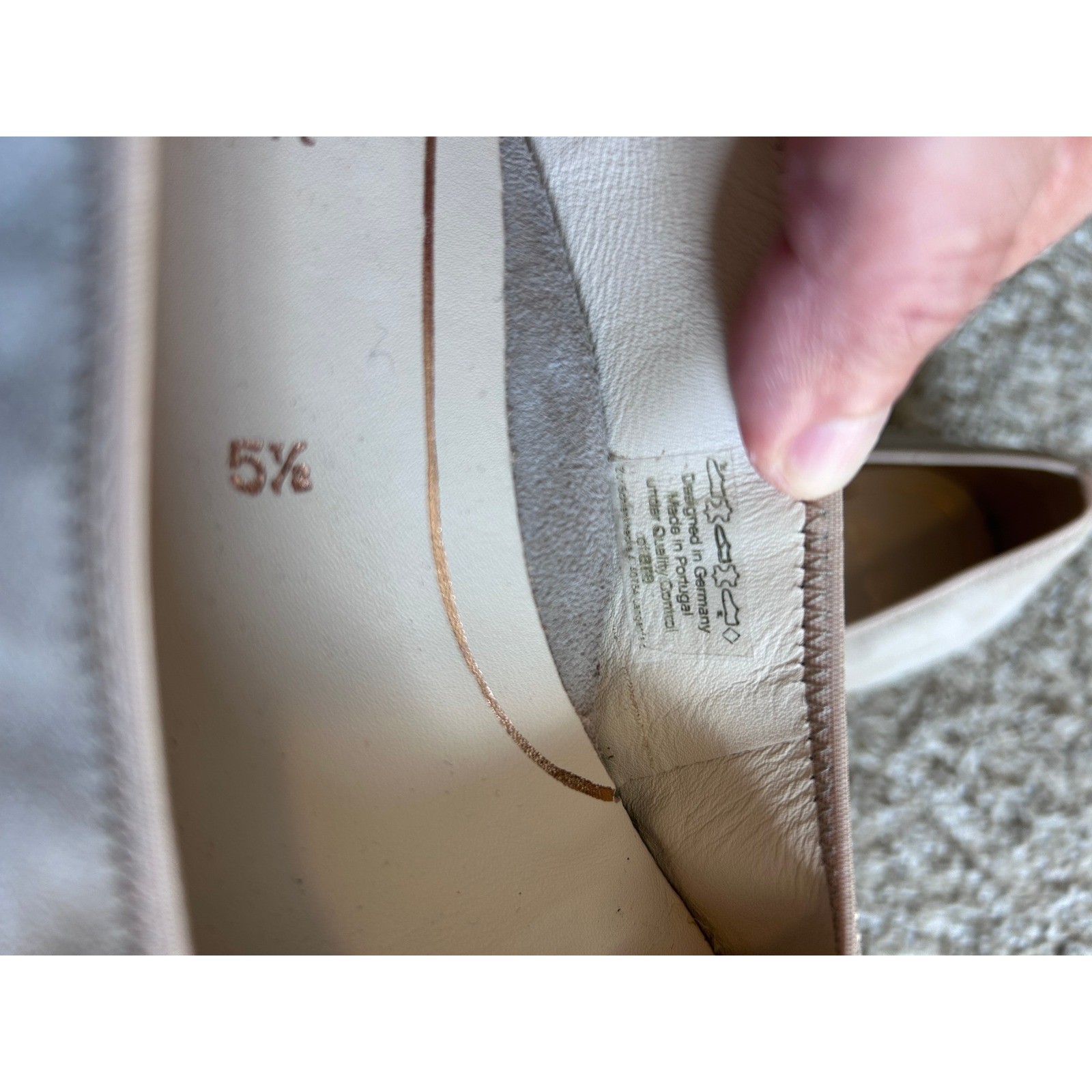 ara Sheridan Flat in Sand SZ 8 (5.5)