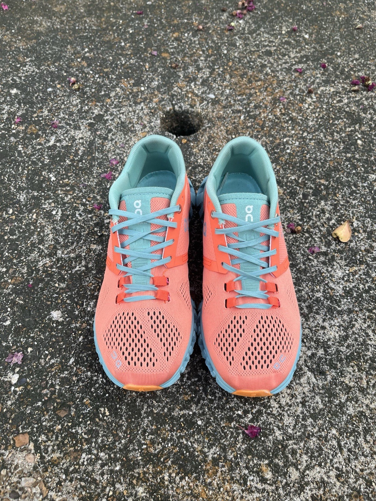 On Cloud Orange and Blue Women’s size 7 pre-owned but lots of life left