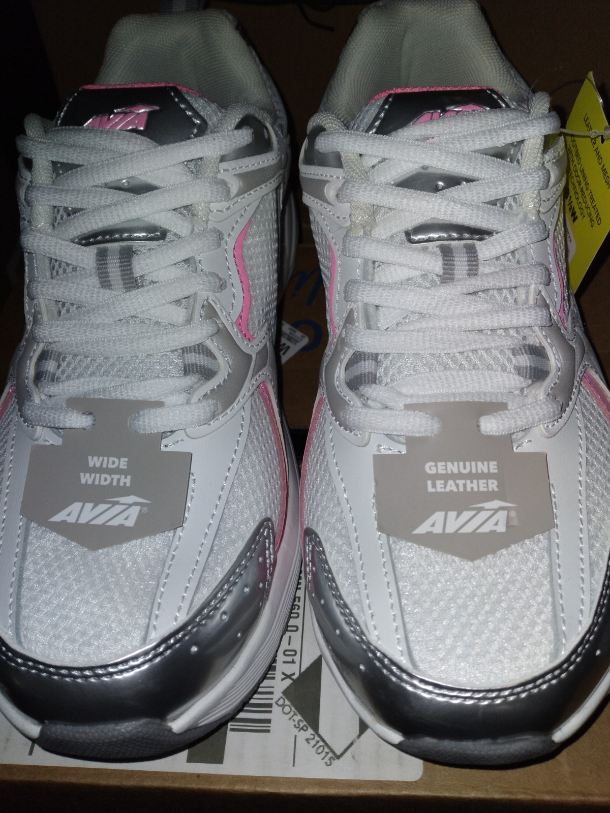 *NEW* Avia Women’s Tennis Shoes Sneakers Size 8 1/2W (8.5 Wide)