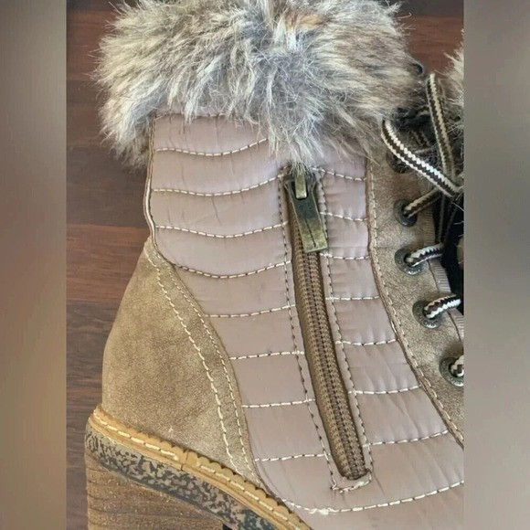 Women’s Lace Up Quilted Ankle Boots Faux Fur Trim Block Heel Taupe Size 6.5