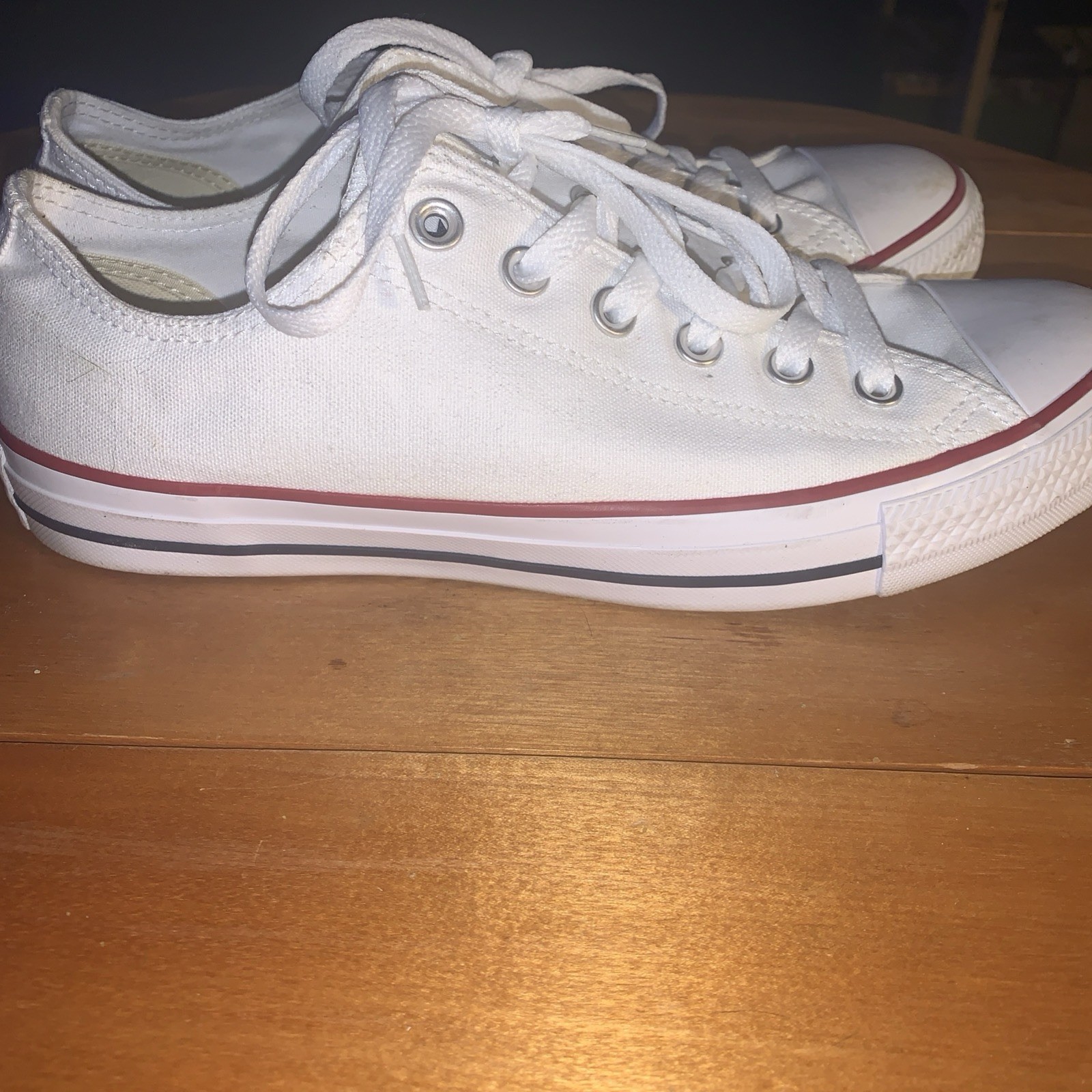 Converse Chuck Taylor All Star Low-Top sneakers in white 8 men 10 women