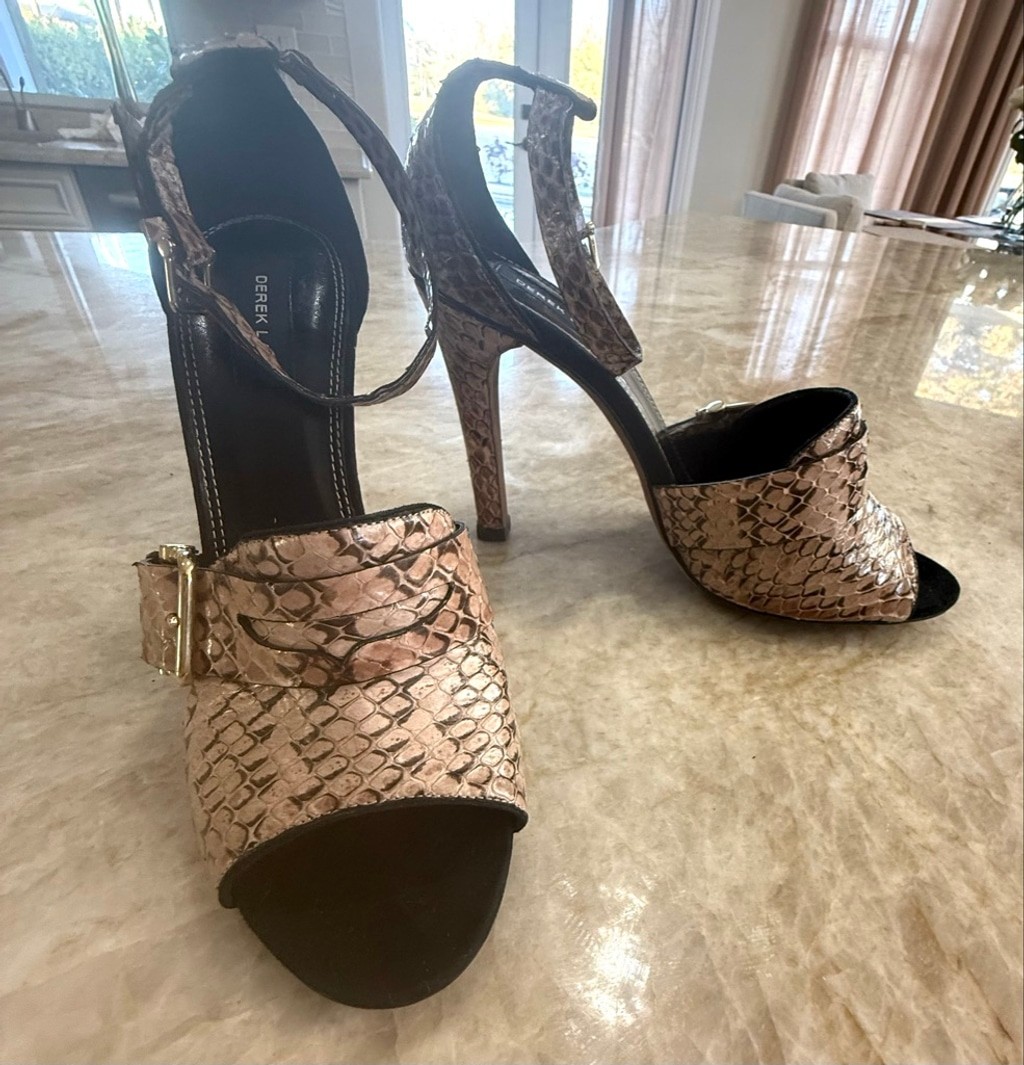 Derek Lam Beige peach Python Print Heels Size 9, buckle, Penny loafer toe strap