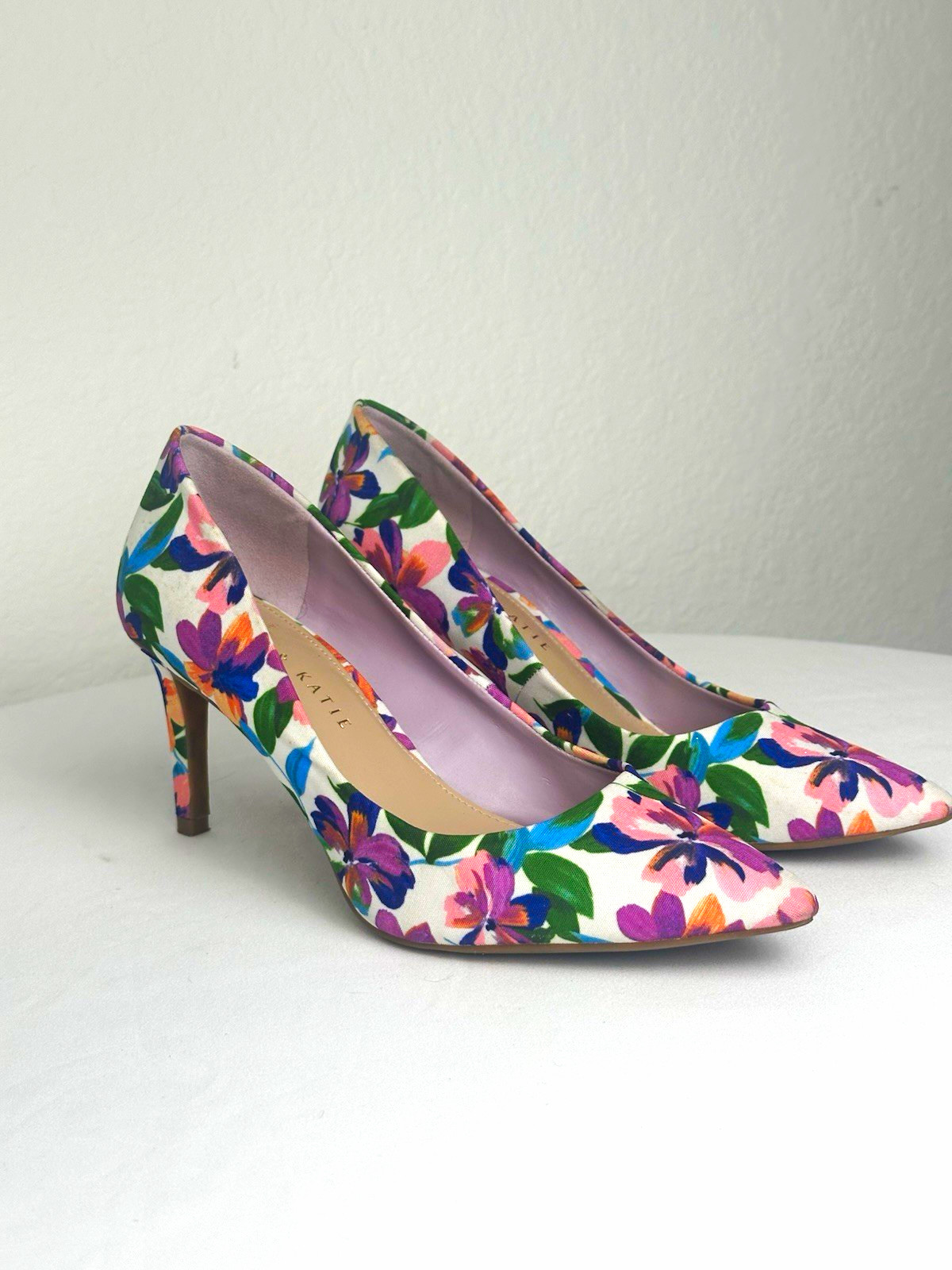 Kelly & Katie Women’s Multicolor Floral Fabric Pointed Toe Pump Heels Sz 6