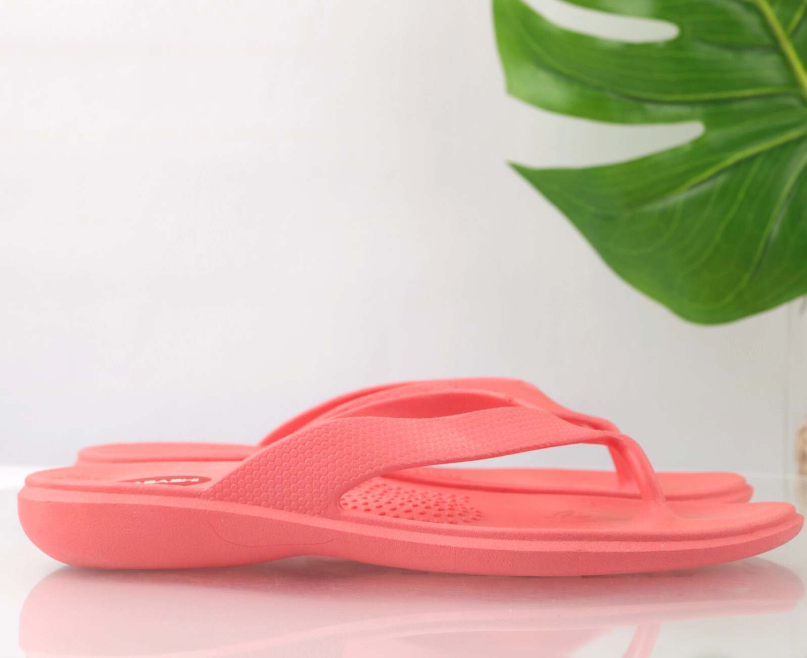 Okabashi Womens Maui Sandal Size L 10 Coral Red Thong Slide Flip Flop Beach Pool