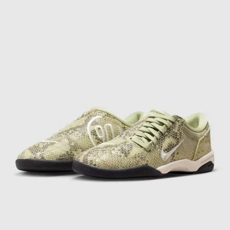 Nike SE Total 90 3 Olive Aura Snakeskin Indoor Soccer Sneakers Womens 10.5 New