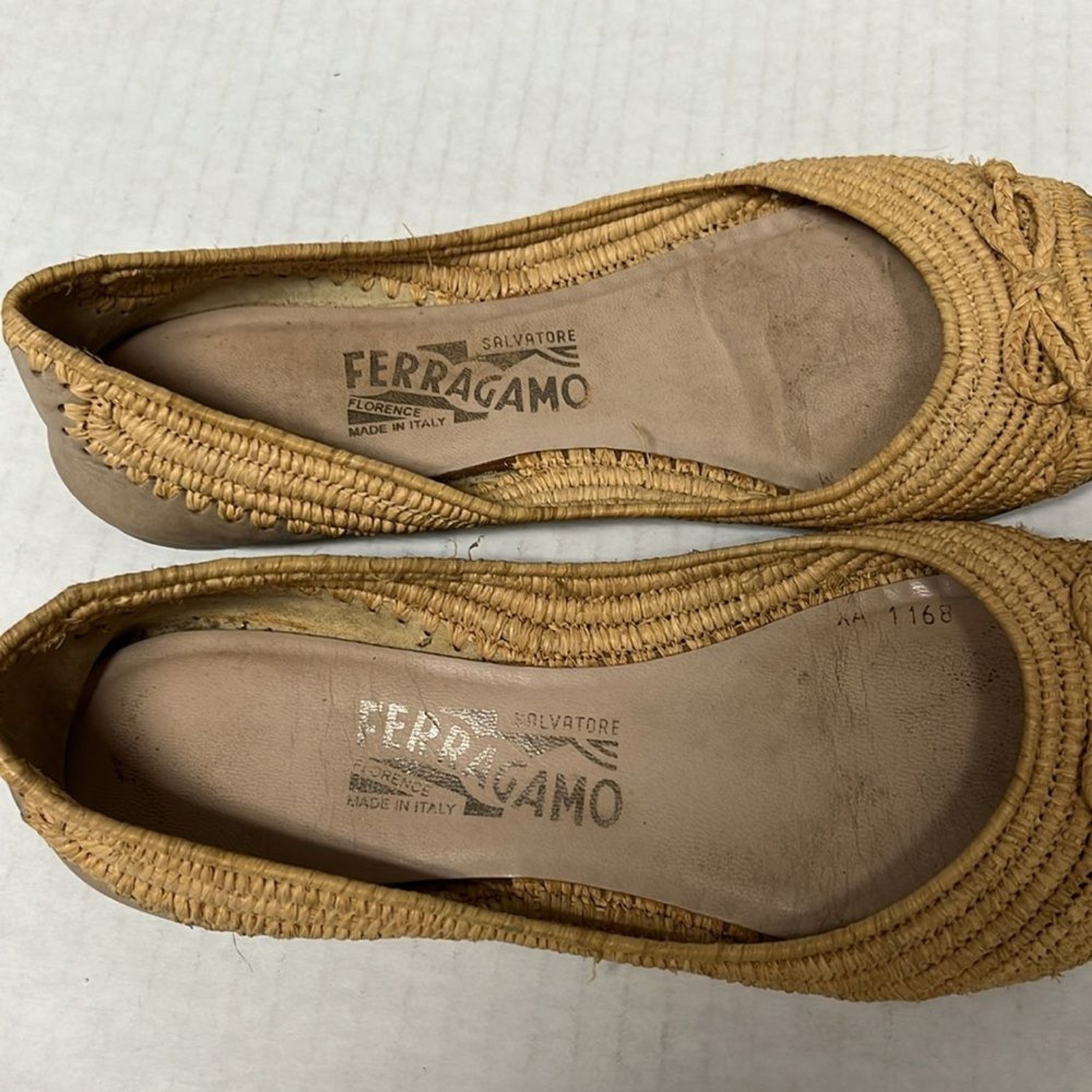 Ferragamo raffia cap toe ballet flats 6.5 coastal resort Balletcore old money