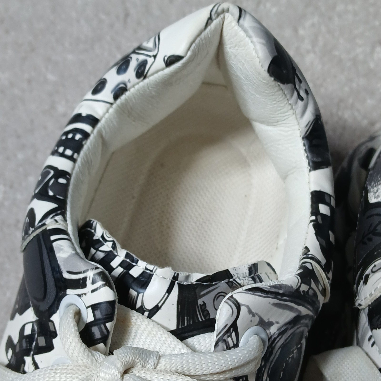 Funky Sneaker Graphics Women’s 8.5 Black White Gray Love Card Heart LaceUp