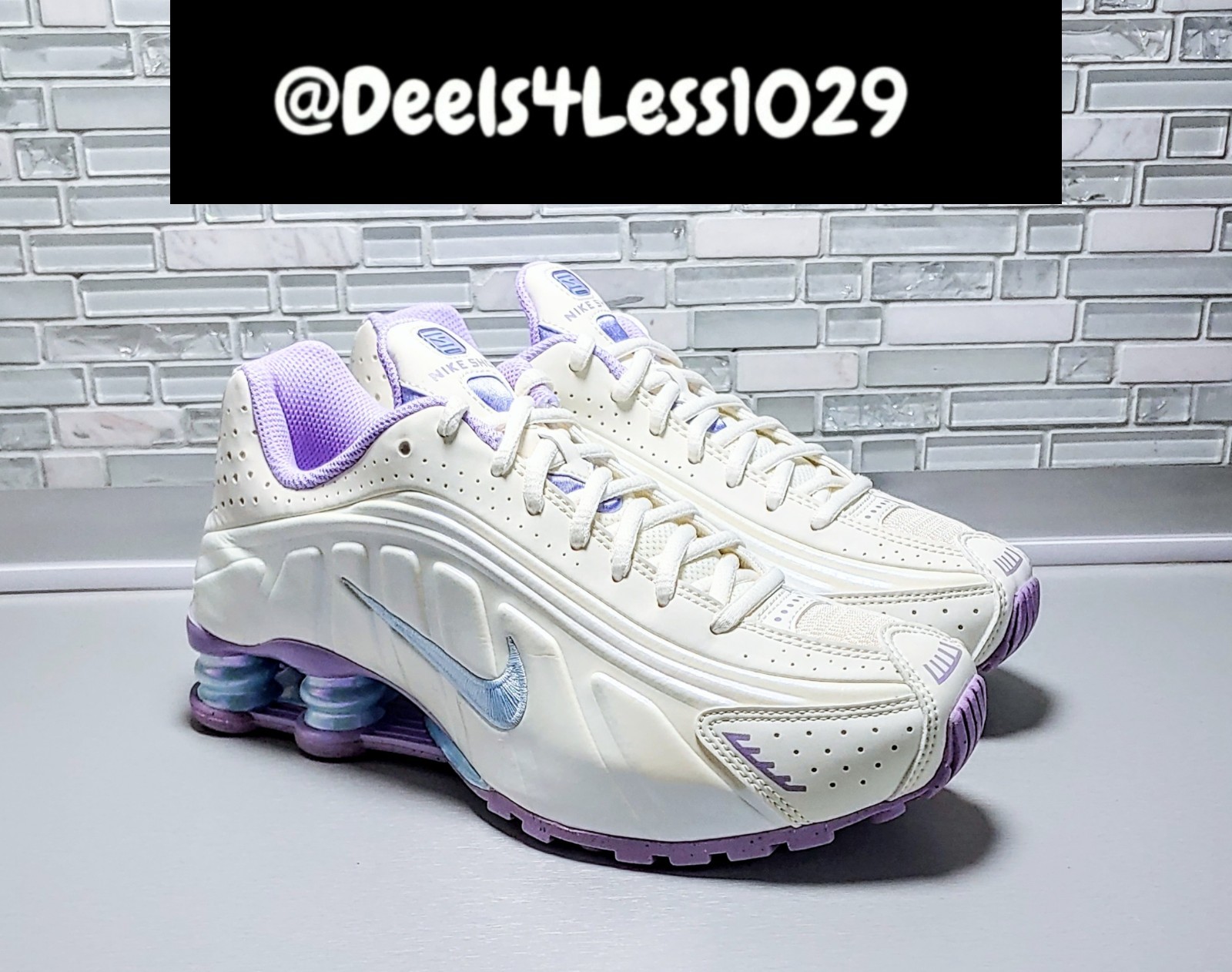 Nike Shox R4 Running Womens Size 6.5/Kids 5Y Soft Pearl Hydrangeas IH4050-001