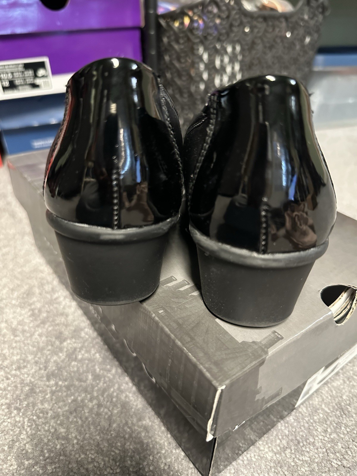 London Fog Women’s Size 7 Black Wedge Pumps Patent Trim Slip-On Round Toe