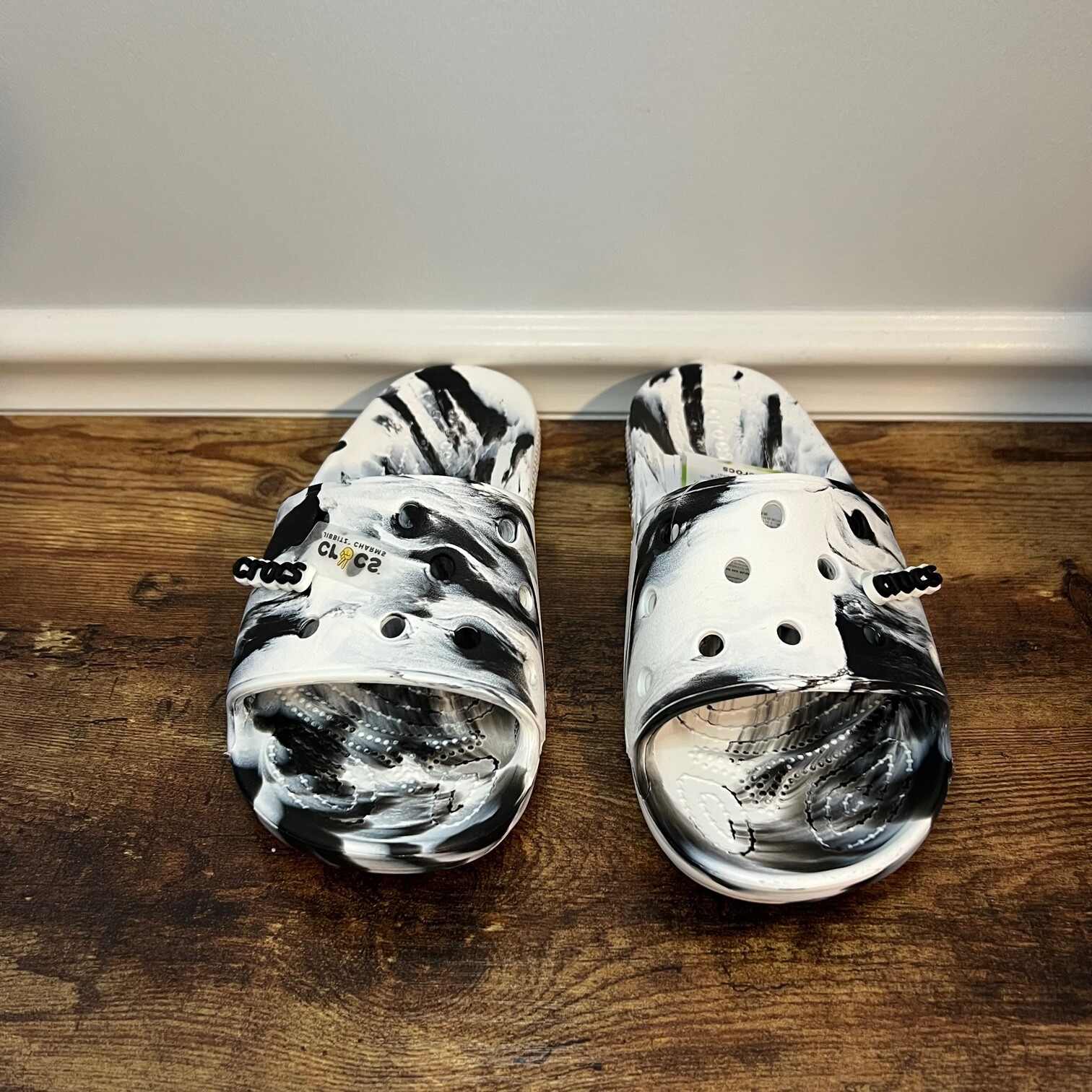 Crocs Classic Marbled Slide Sandals Clog White Black Size M5/W7 M6/W8 M7/W9 NEW