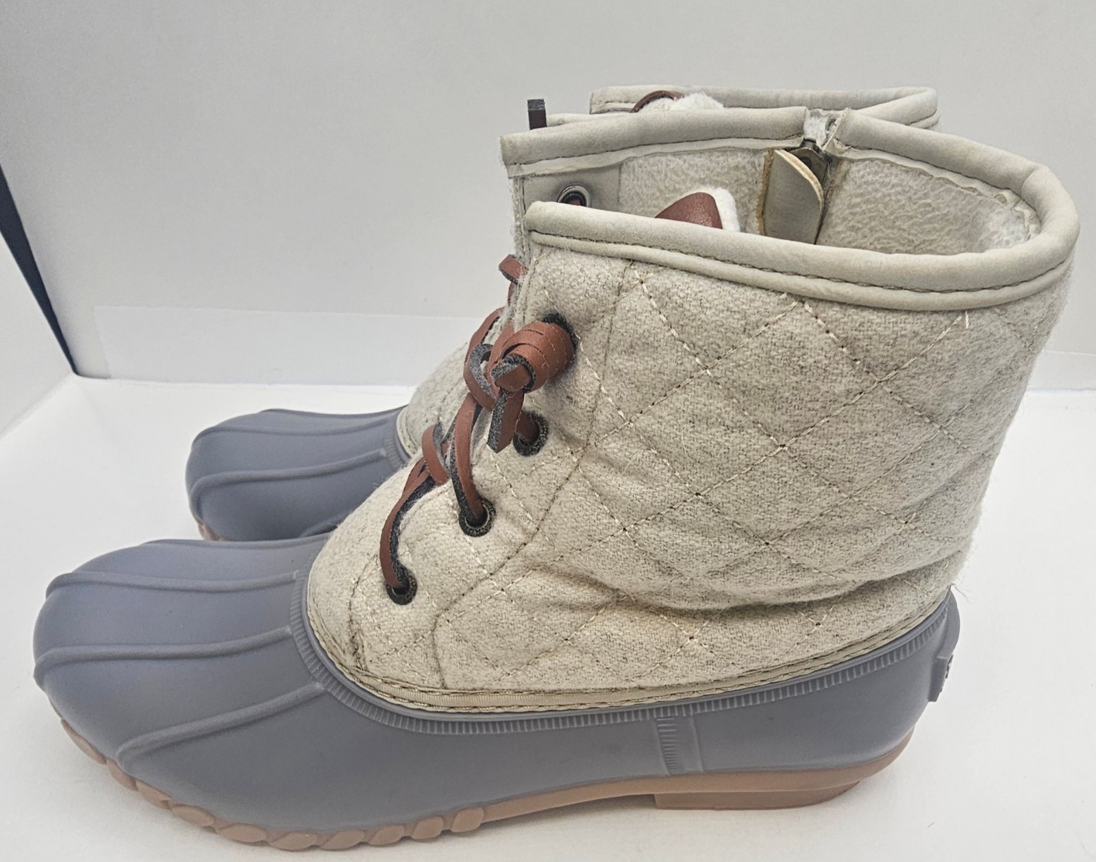 Nautica Duck Boots Women’s Size 10 Gray Cream Quilted Waterproof Winter Boots