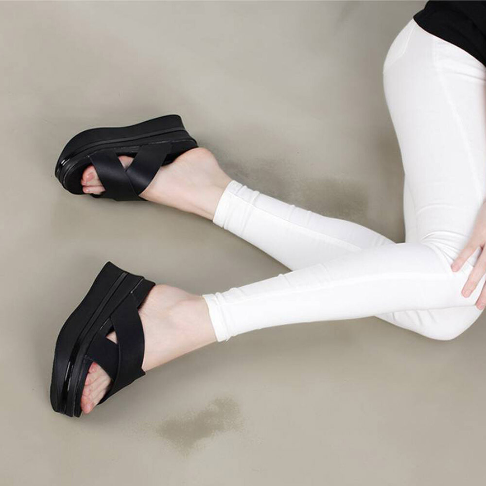 epdavin Women Cushioned Platform 3.2″ High Heel Platform Slippers Sandals Slides