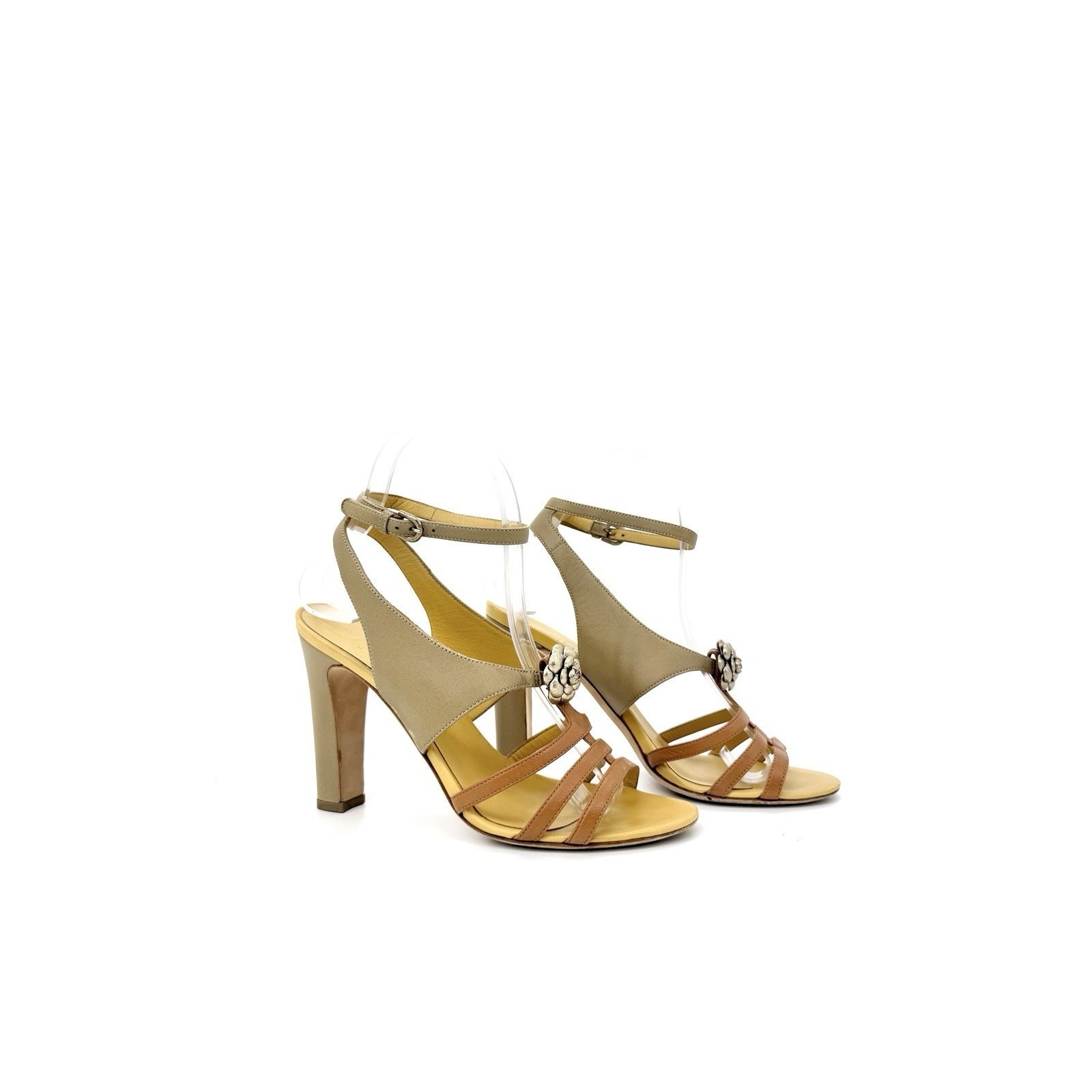 Chanel Slingback Sandals EU 37 US 7 Two Tone Camelia Flower Embellishment