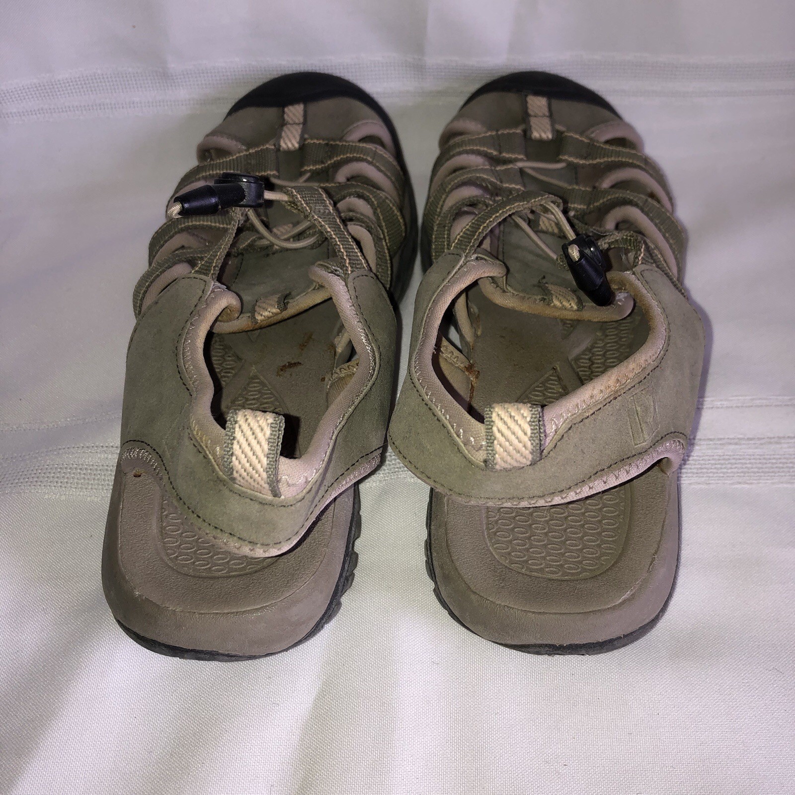 Rugged Outback Women’s Covered Toe Sandal Size 8