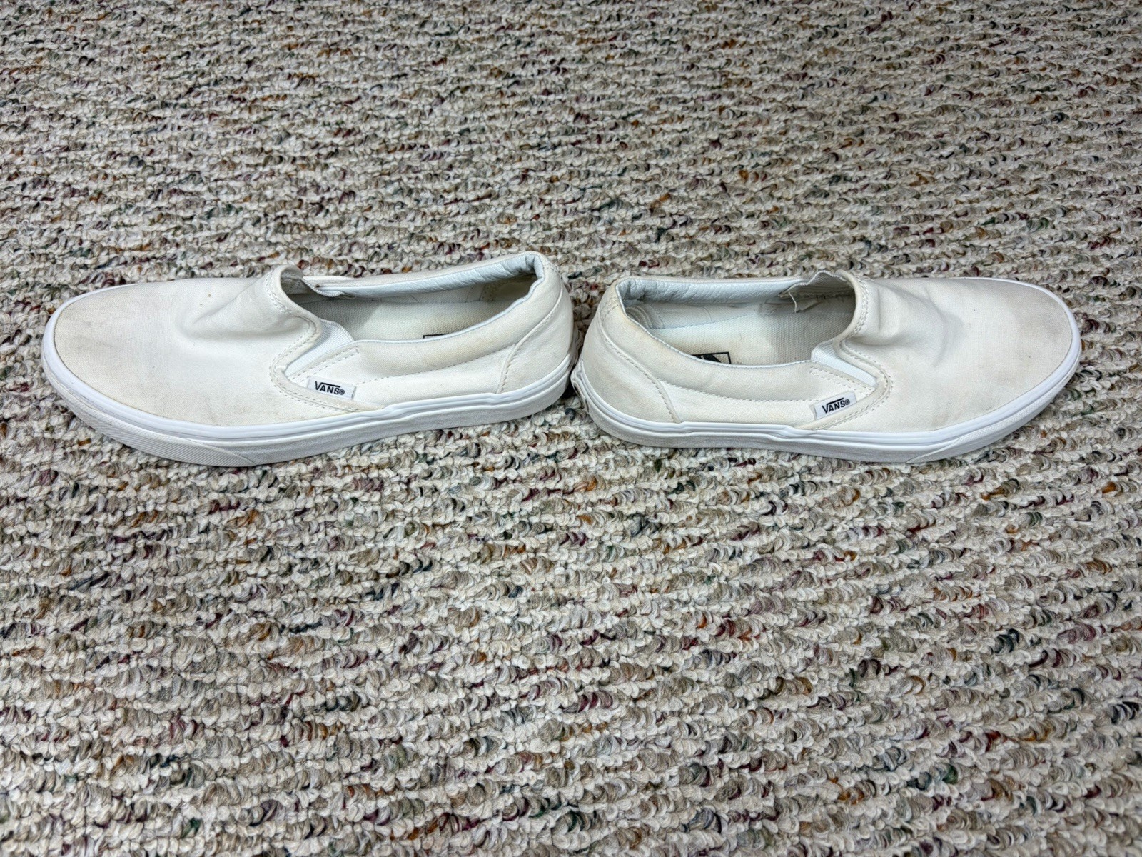 Vans Classic Slip On White Unisex Tennis Shoes Men’s 7 Womens 8.5