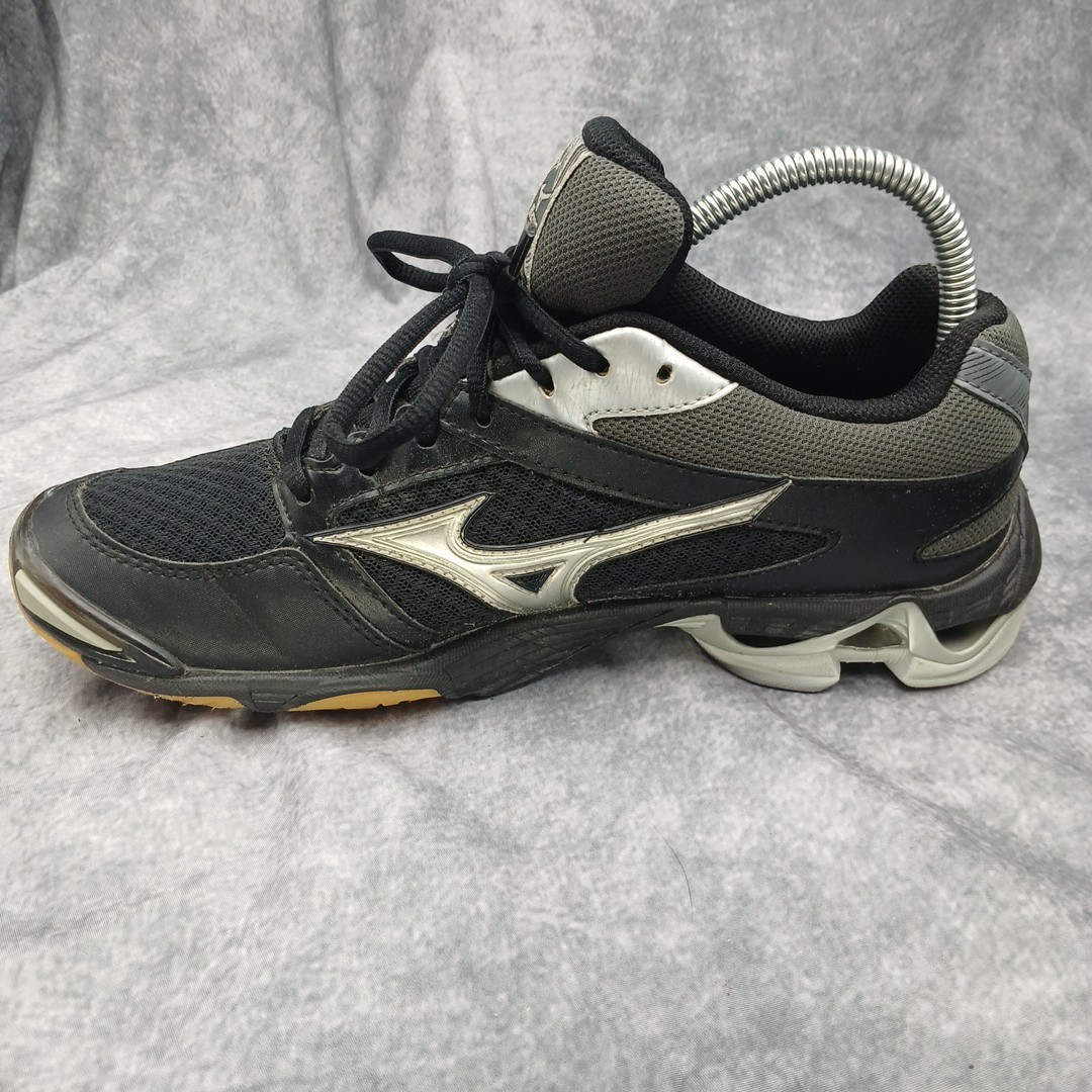 Mizuno Wave Bolt 6 Athletic Volleyball Running Shoes Black Grey Women’s Size 9