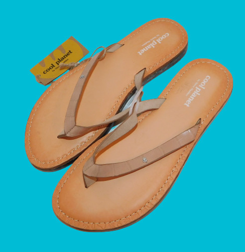 COOL PLANET by Steve Madden Tan Thong Sandals Eco Friendly Flip Flop 11