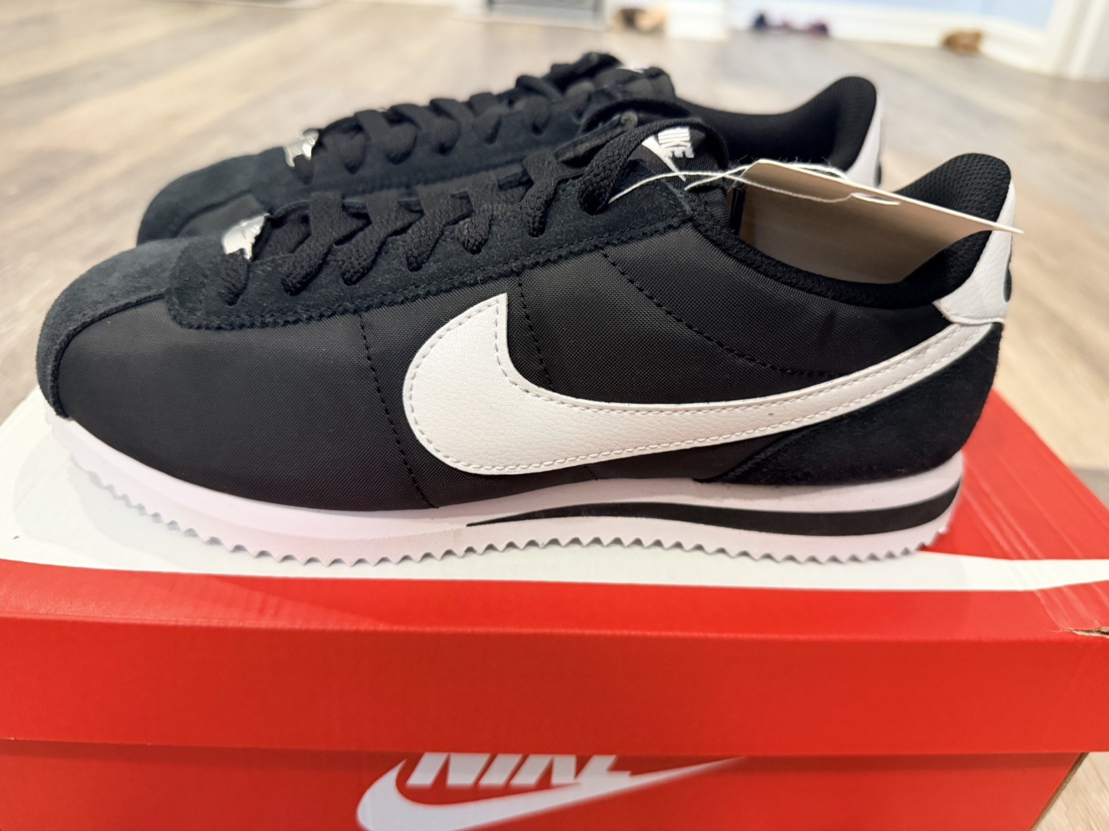 Women’s Nike Cortez TXT Nylon Black White OG DZ2795-001 sz 8.5