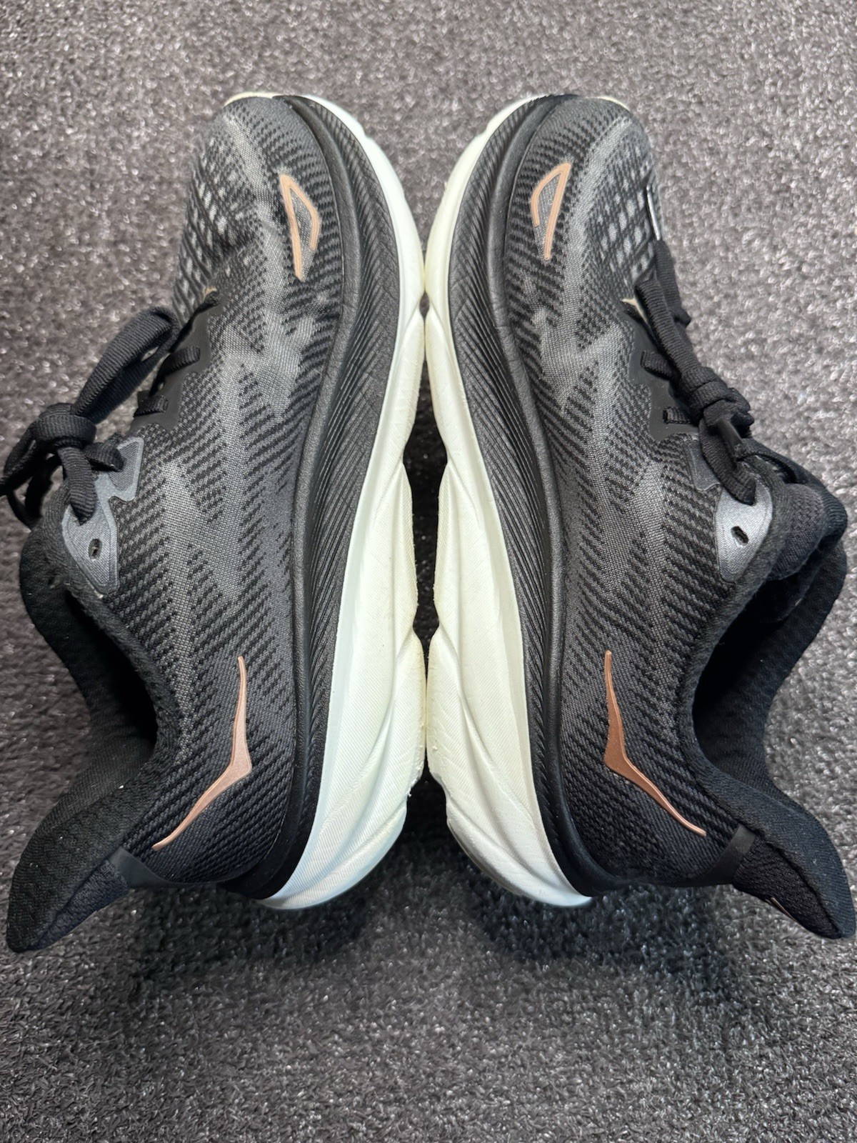 Hoka one Clifton 9 Women’s Size 7 D wide 1132211 ‘black/rose Gold’ Running Shoes