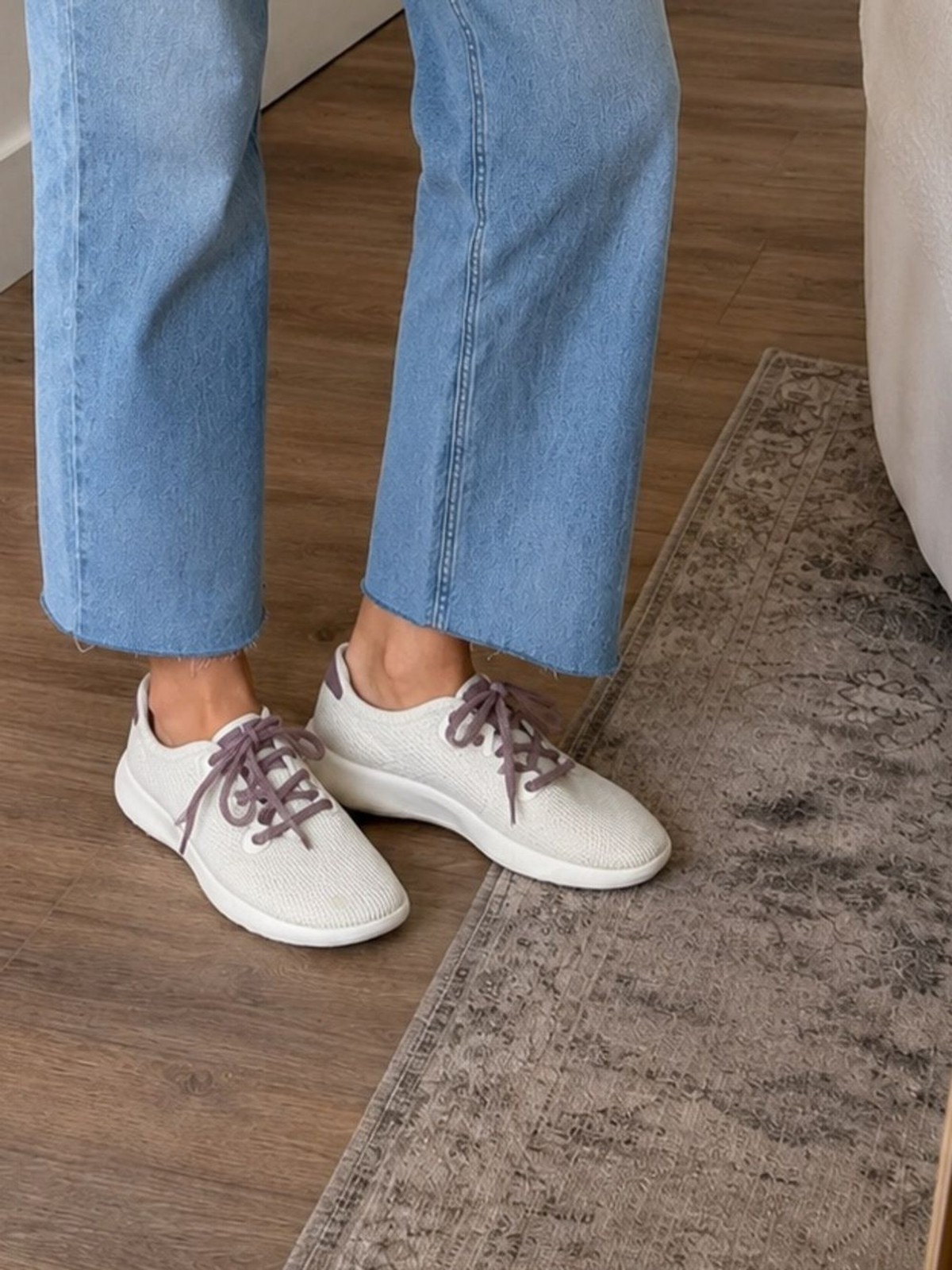 allbirds women’s tree runners white sneakers size 5 purple laces
