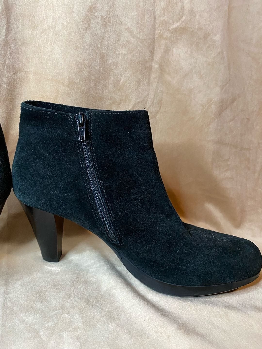 La Canadienne Oliver Waterproof Suede Bootie