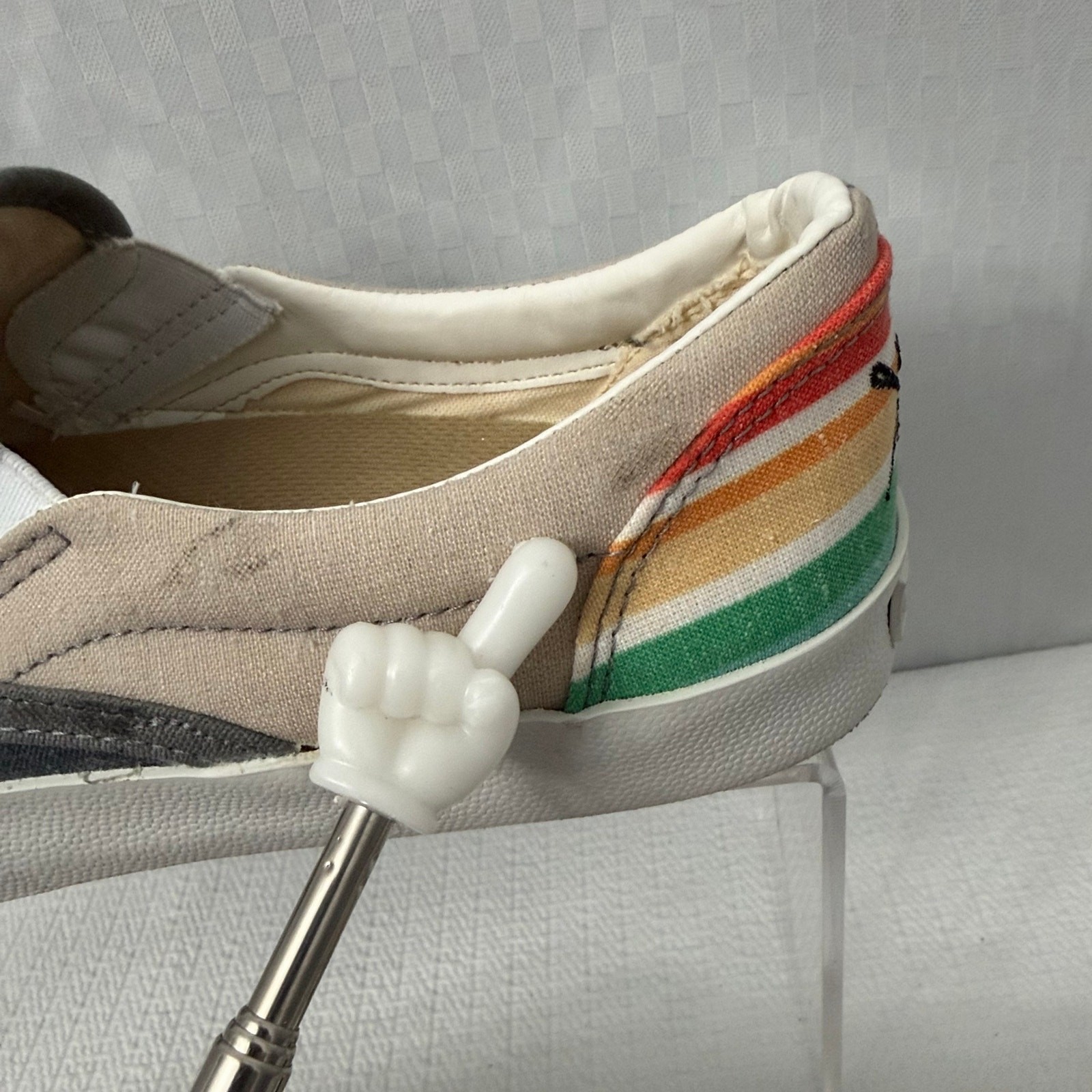 Inkkas Bee You Slip On Canvas Shoes Womens Size 10 Loafer