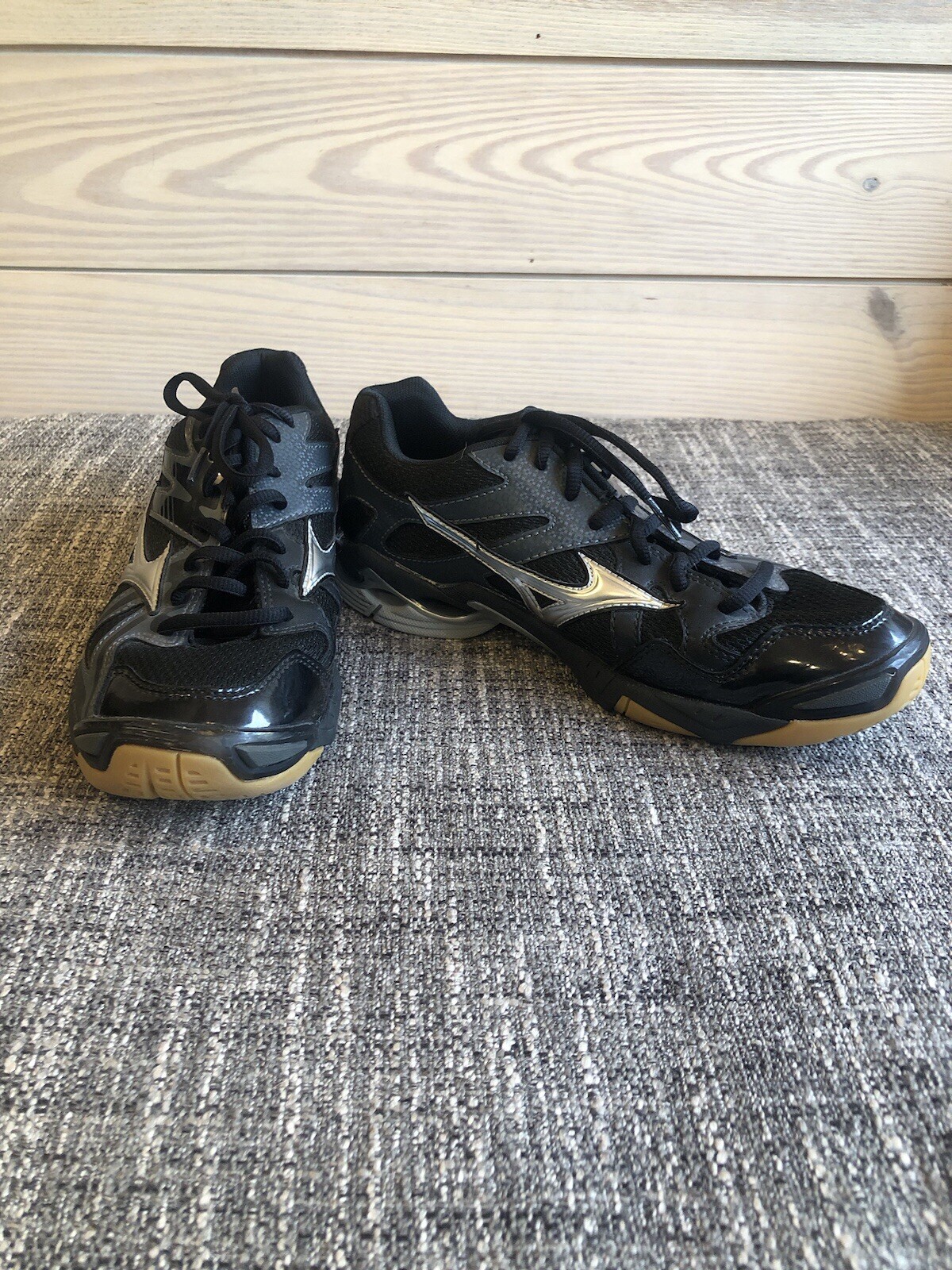 Mizuno Wave Bolt Women’s Volleyball Sneaker. Size 8.5