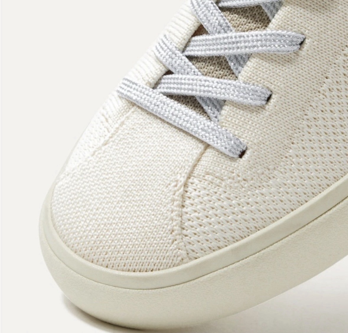 Rothy’s Lace up Sneakers, Diamond Twill size 9 New in Box.