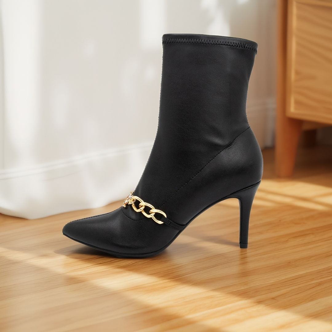 Juicy Couture Womens Pointed Toe Heel Ankle Booties Shoes Black Size 8 Defected