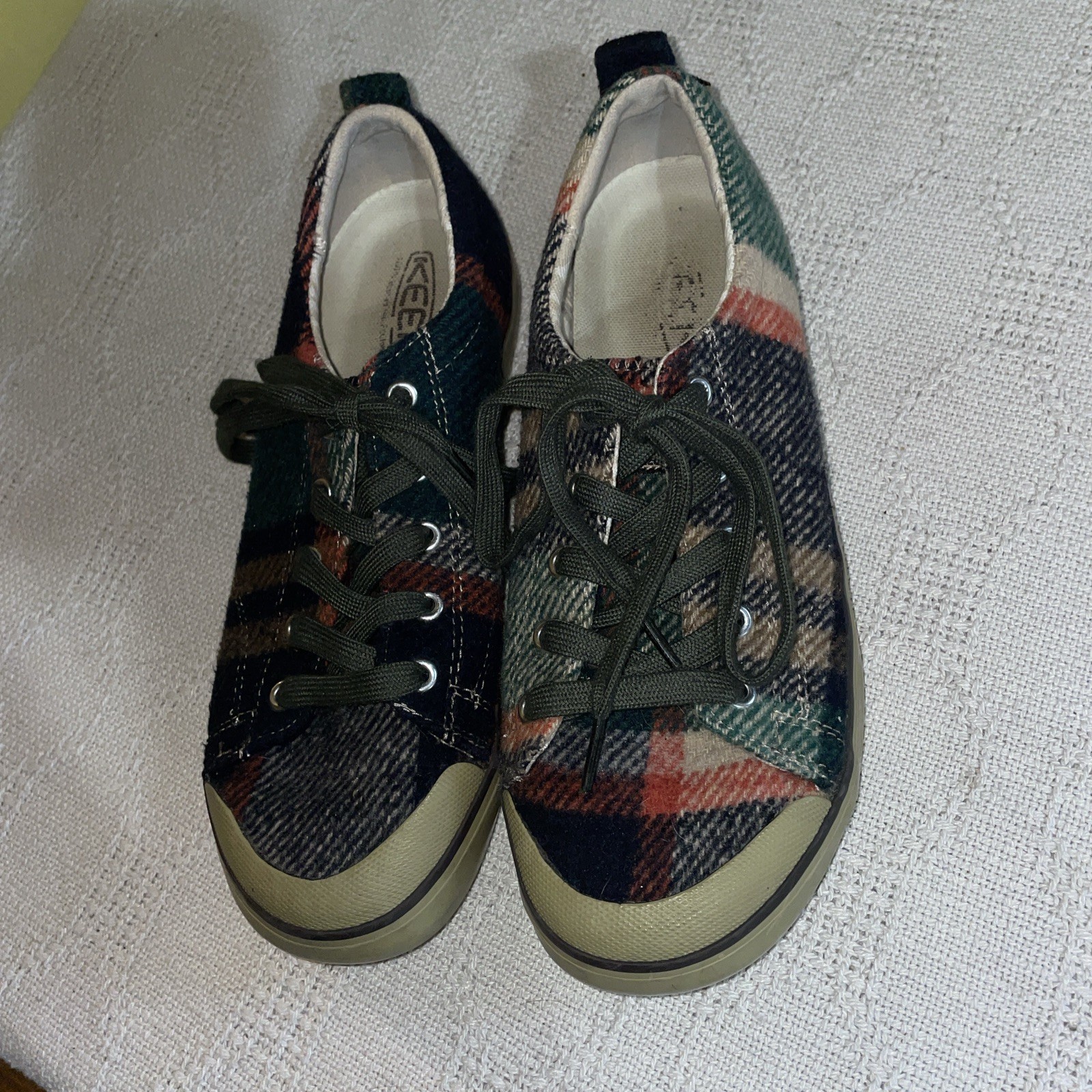 Keen Casual Sneakers Womens Size 8 M Multicolor Plaid Going out Party Fun