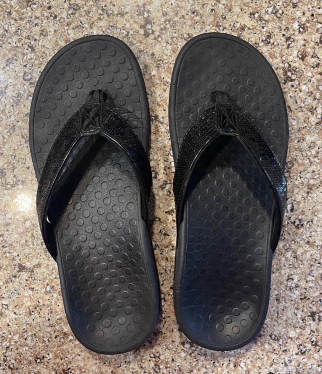 Vionic Women’s Black Leather Thong Slip-On Sandals Logo US 7 EU 38 UK 5