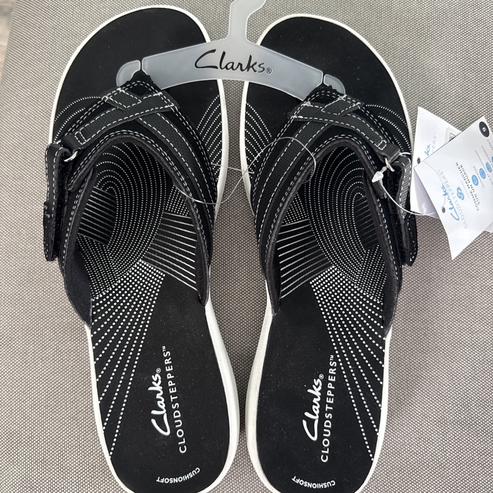 Clarks CloudSteppers Women’s Black Flip Flop Comfort NWT Sandals~Size 9.